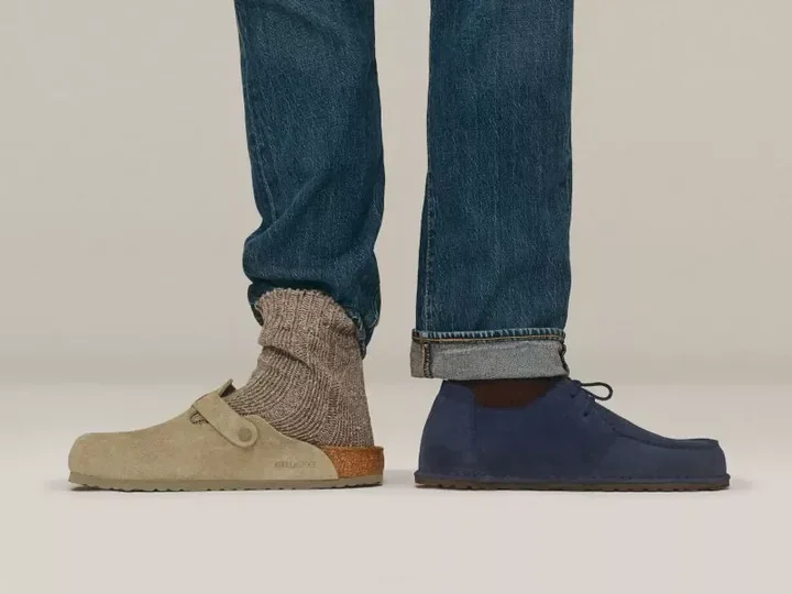 Zamszowy Birkenstock Boston i półbut Birkenstock Utti Lace pokazują, jak ten sam materiał może dawać zupełnie inny efekt – od swobodnego chodaka po bardziej zabudowany, miejski fason.