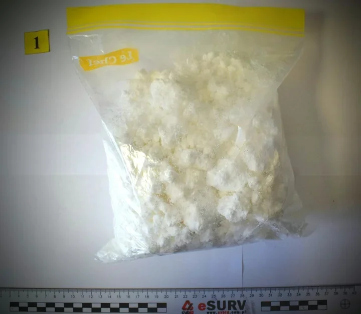 W domu pod Stargardem odkryli torbę z prawie 1,4 kg amfetaminy