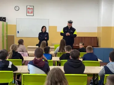 Nie tylko teoria - policjanci w Stargardzie ćwiczyli z dziećmi kartę rowerową