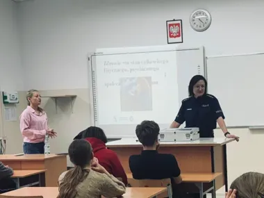 Gogle odurzenia w stargardzkich szkołach pokazały uczniom skutki używek